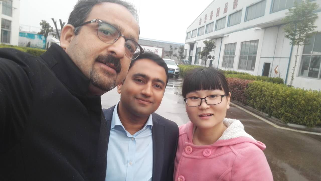 Pakistan customer visit our factory and sign milling and drilling machines